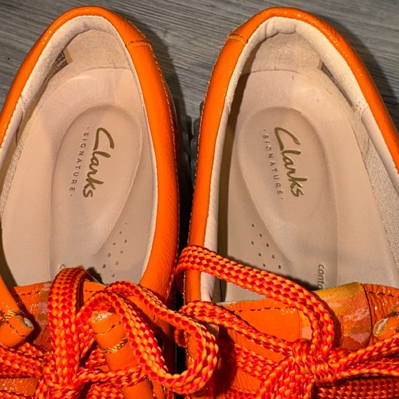 Clarks Torhill Bee Chukka Shoes Women's Sz 8.5 Orange Leather EUC - Picture 7 of 10